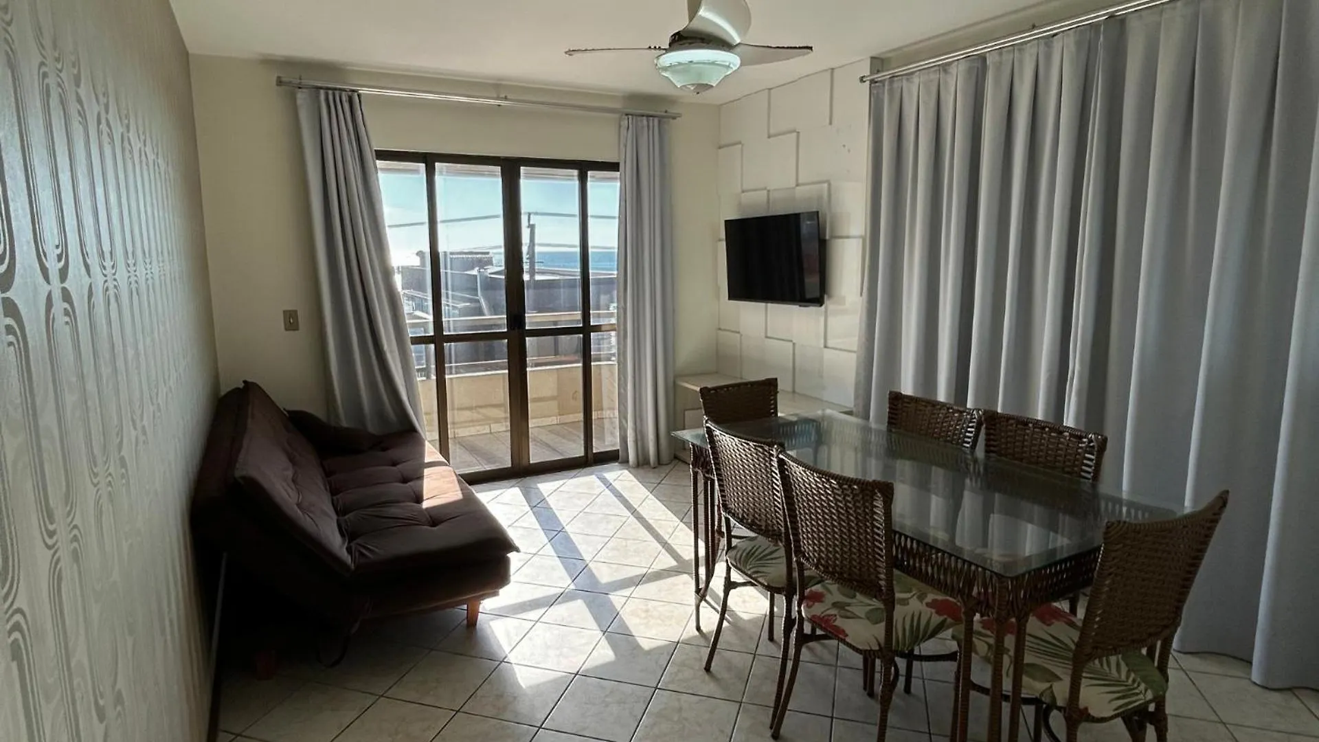 Διαμέρισμα Apartamento Com Vista Mar Sobre A Avenida Bombinhas