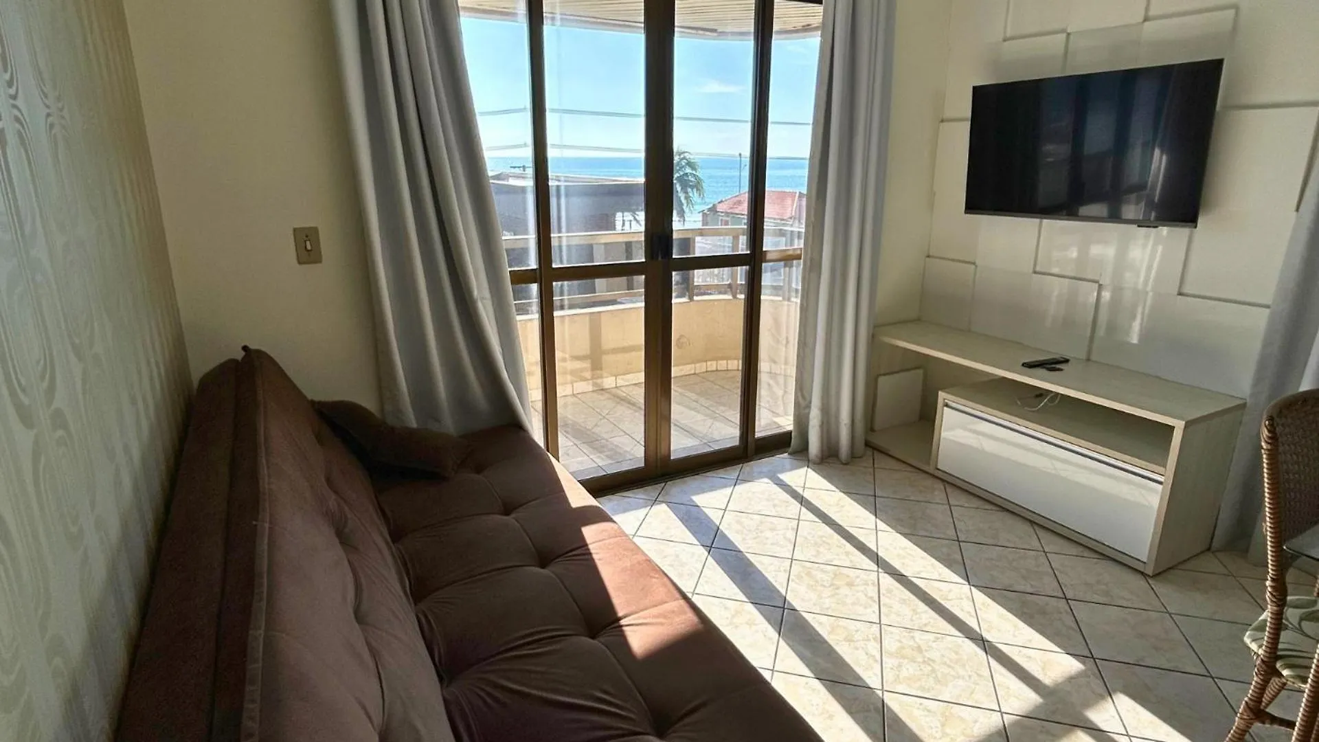 Apartamento Com Vista Mar Sobre A Avenida Bombinhas 0*,  Βραζιλία