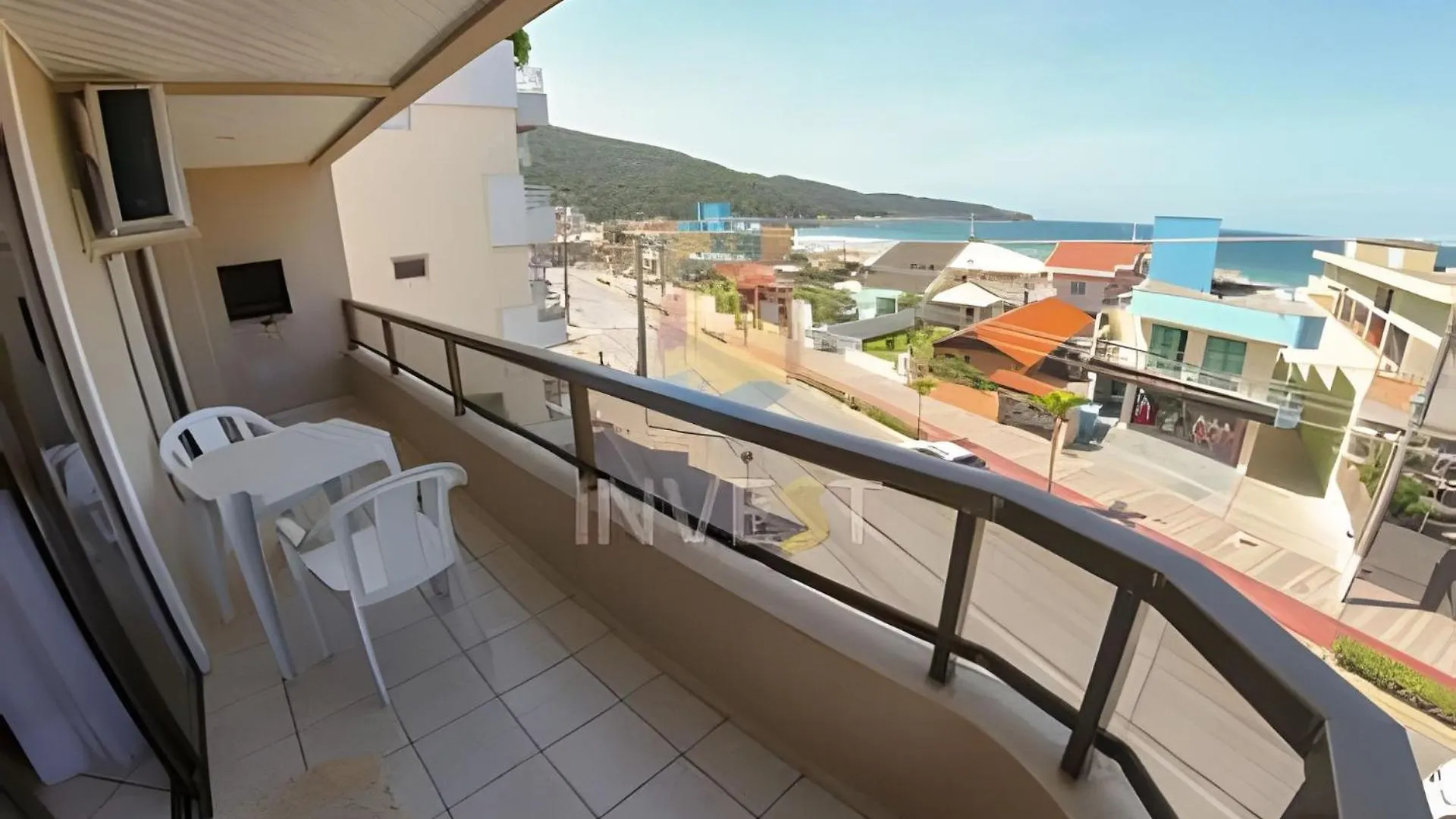 Apartamento Com Vista Mar Sobre A Avenida Bombinhas